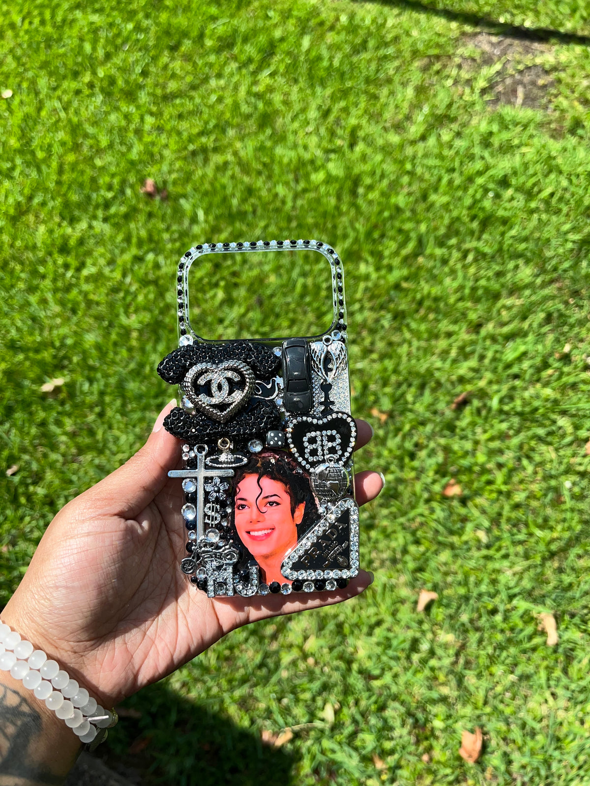 MJ iPhone 17 Pro Junk Case