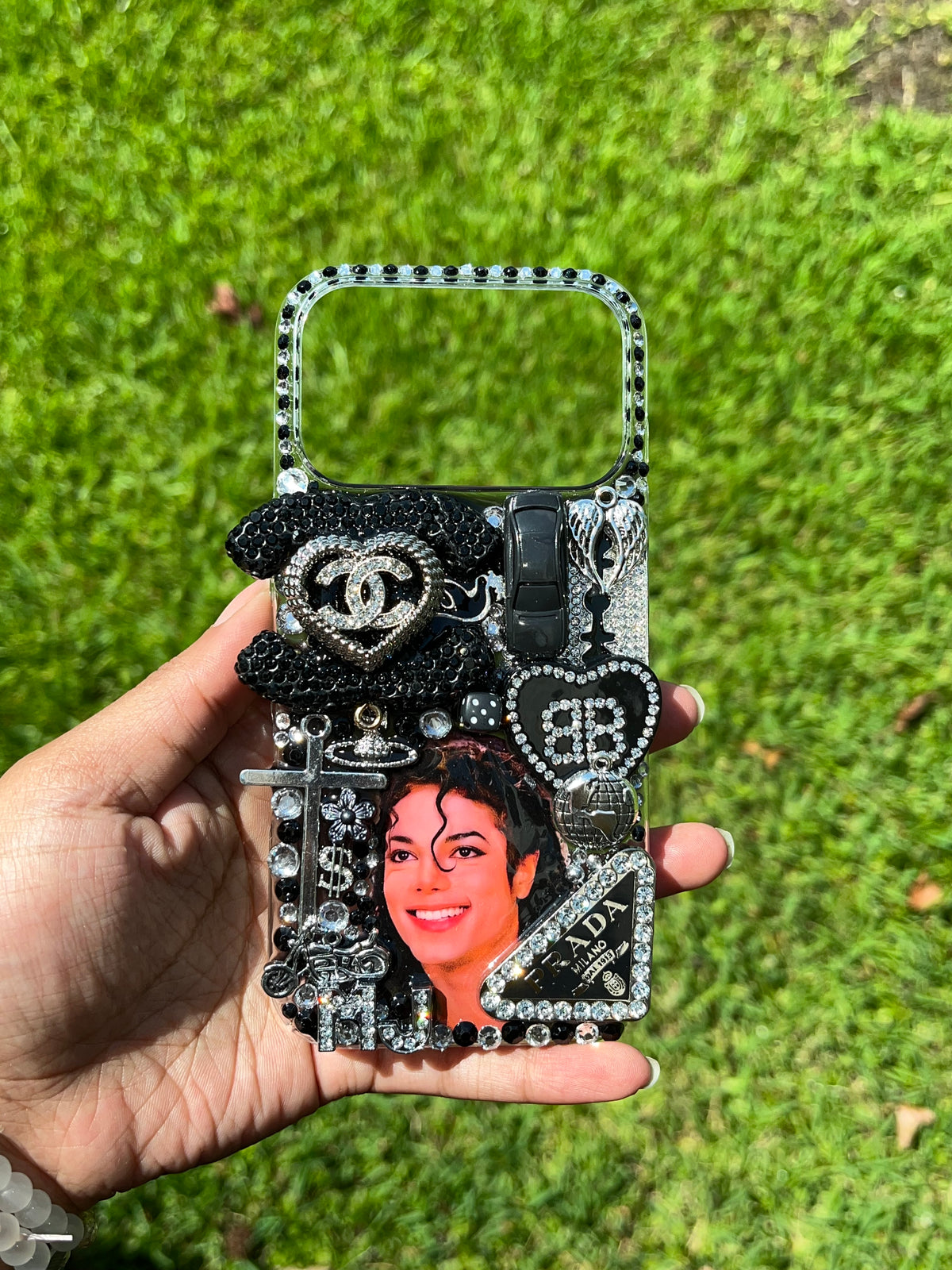 MJ iPhone 17 Pro Junk Case