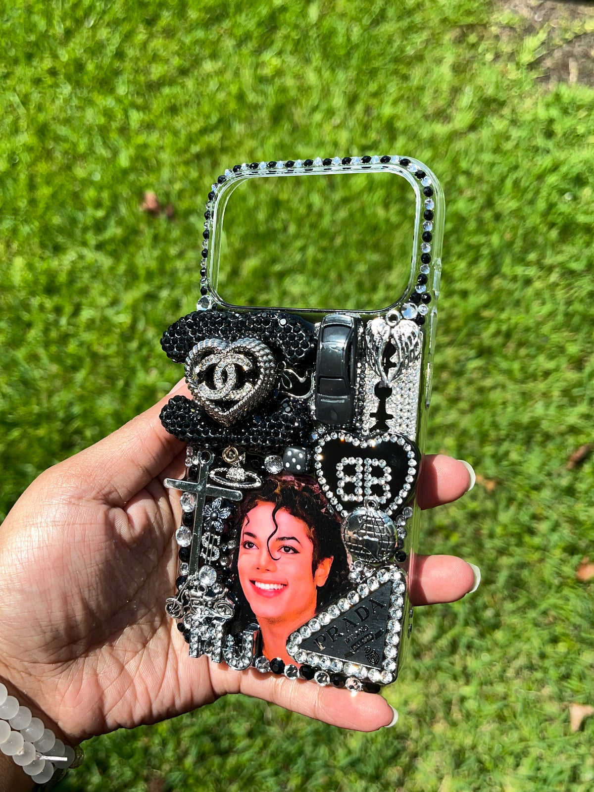 MJ iPhone 17 Pro Junk Case