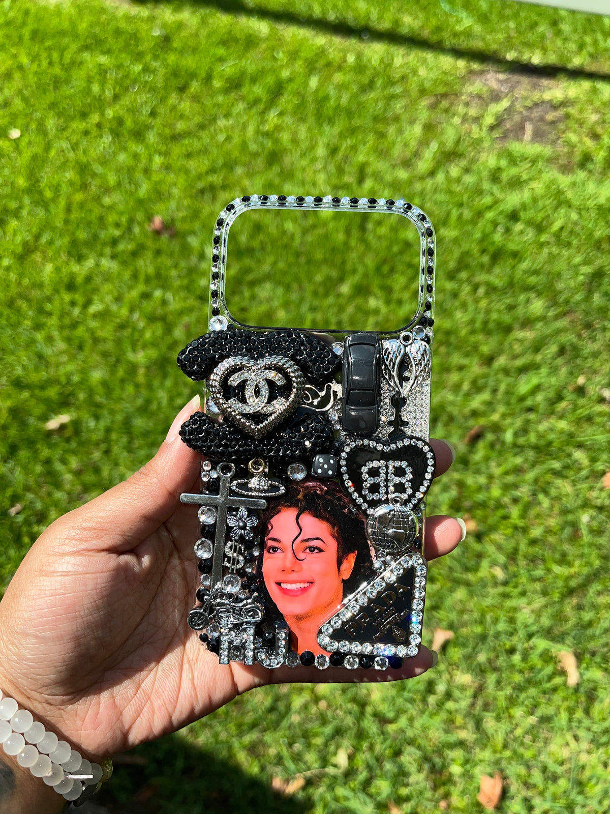 MJ iPhone 17 Pro Junk Case