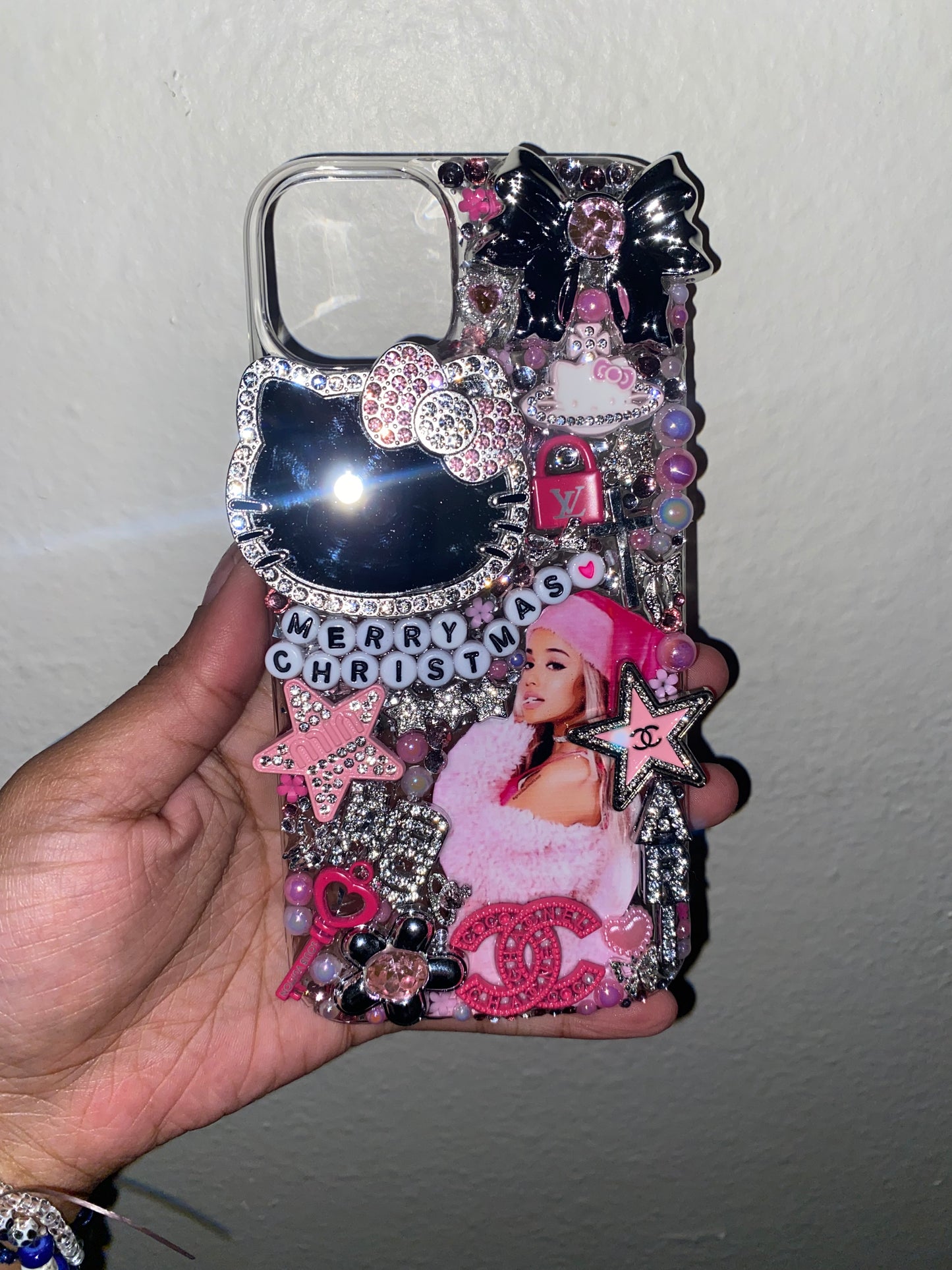 Ari Pink Christmas IPhone 15 Plus Junk Case