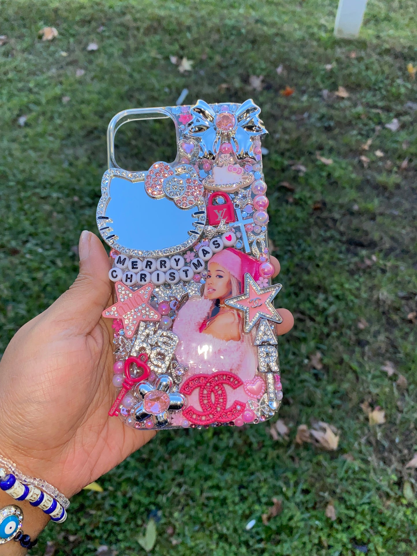 Ari Pink Christmas IPhone 15 Plus Junk Case
